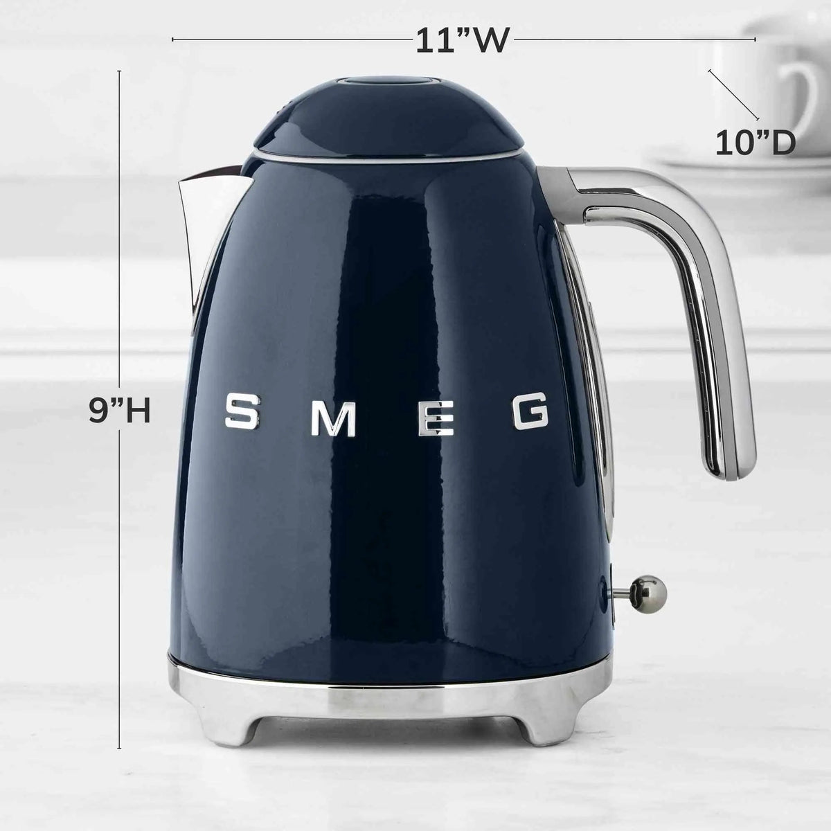 SMEG Electric Kettle with 360-degree swivel base, auto-shutoff, water-level indicators, gentle steam release, and removable limescale filter
