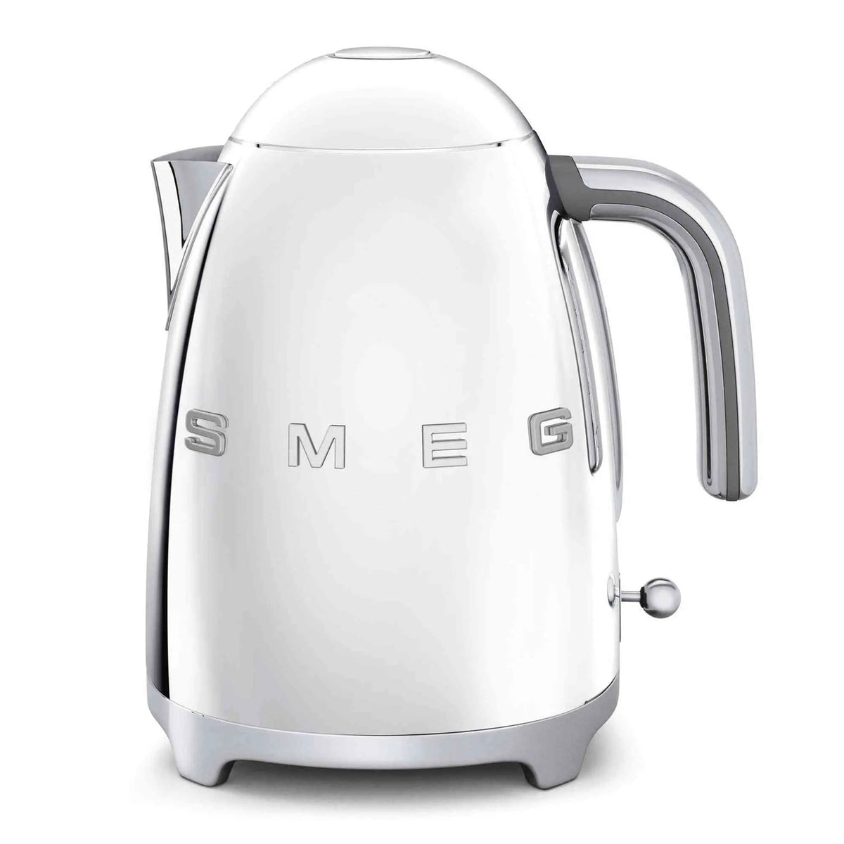 SMEG Electric Kettle with 360˚ swivel base, auto-shutoff, water-level indicators, gentle steam release, and removable limescale filter.