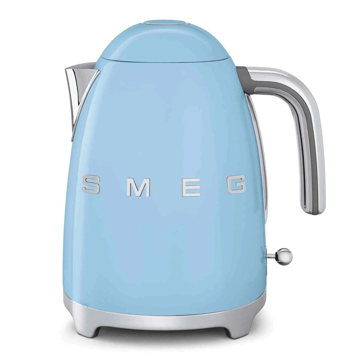 SMEG Electric Kettle with 360˚ swivel base, auto-shutoff, water-level indicators, gentle steam release, and removable limescale filter.
