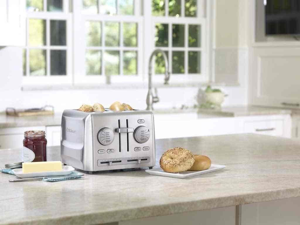 Cuisinart CPT-640P1 stainless steel 4-slice toaster with multiple presets and wide slots