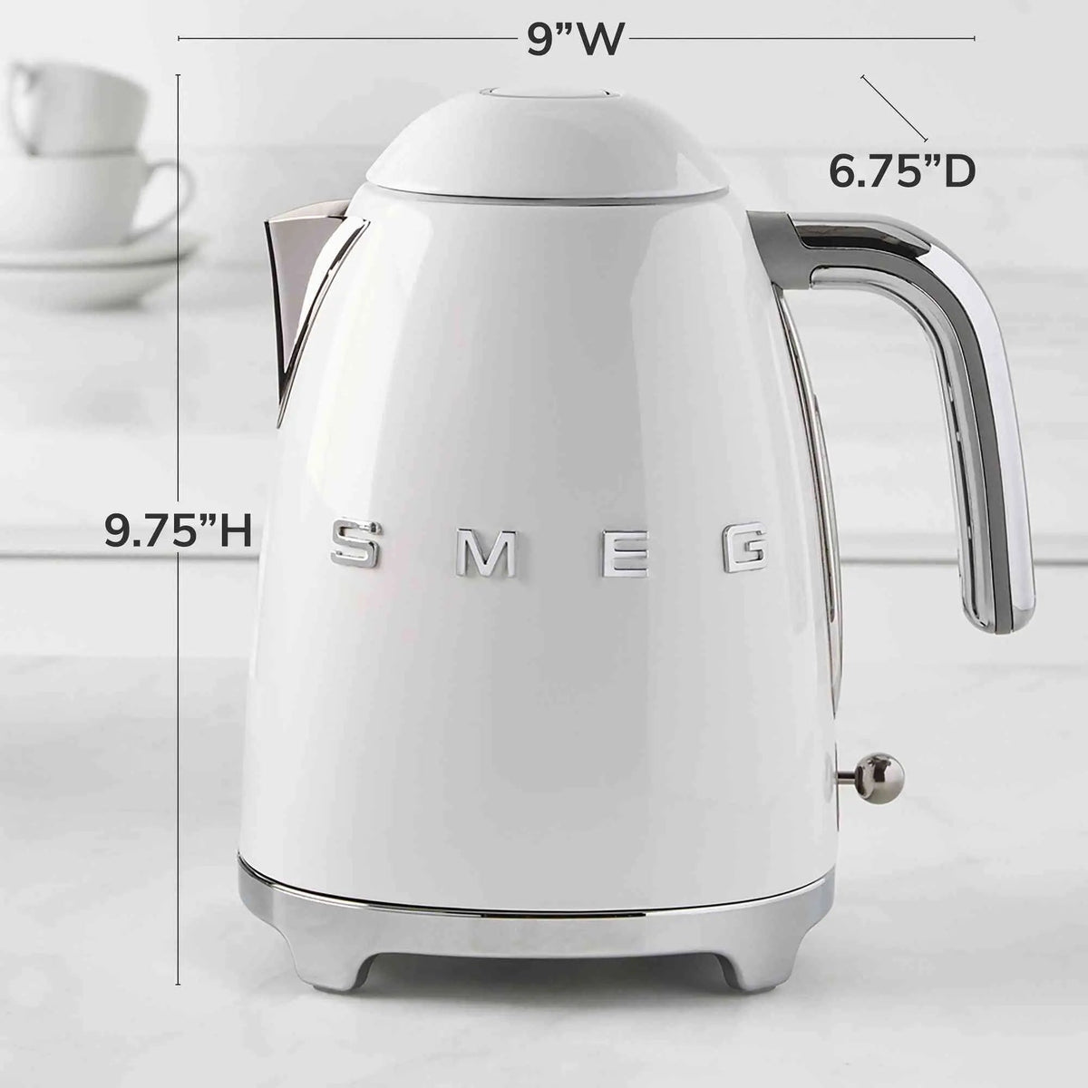 SMEG Electric Kettle with 360° swivel base, auto-shutoff, water-level indicators, gentle steam release, and removable limescale filter