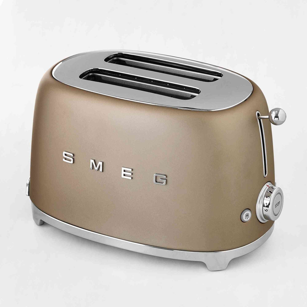 SMEG 2 Slice Toaster with retro design, six browning levels, extra-wide slots, and stainless steel crumb tray